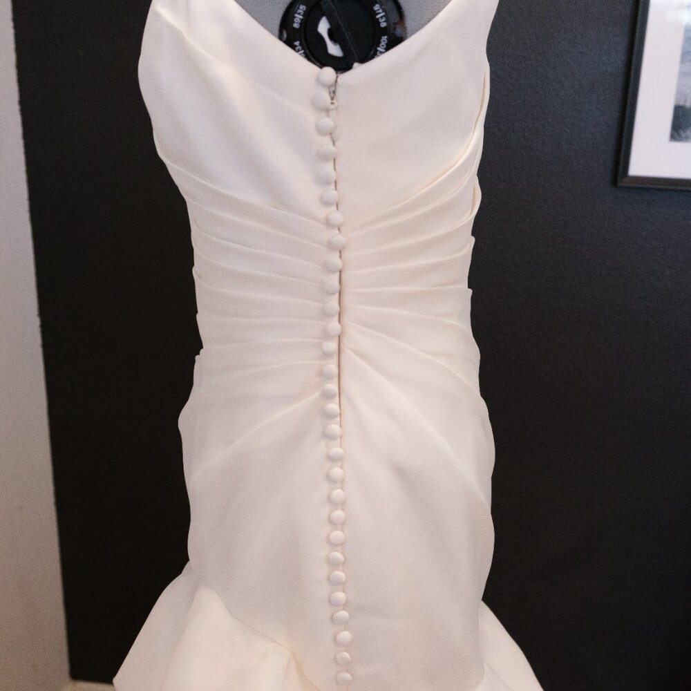 White by Vera Wang One Shoulder Organza waterfall wedding gown - Picture 8 of 12